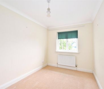 Oakfield Close, Amersham, Buckinghamshire,HP6 - Photo 2