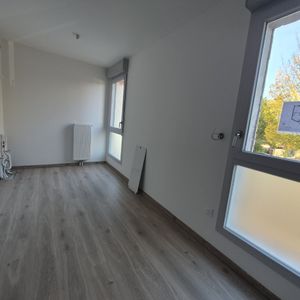 Location Appartement 1 pièce 29m² VILLENEUVE D ASCQ 59650 - Photo 2