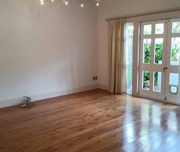 THURSDAY- Phone for the viewing time - Photo 5