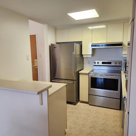 Spacieux condo 1 chambre meublé - Près de la Place Versailles et du métro Radisson - Photo 3
