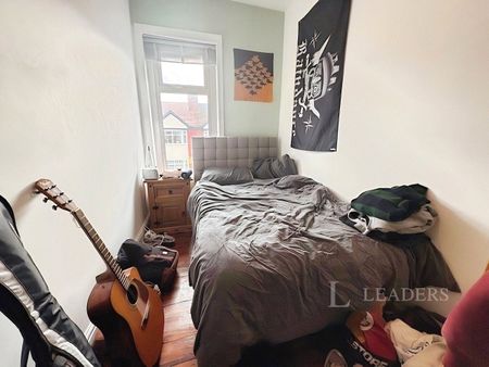 5 bedroom house to rent Mabfield Road, Manchester, M14 - Photo 5