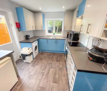 6 Bedroom House To Rent in Winton - £3,000 pcm Tenancy Info - Photo 1