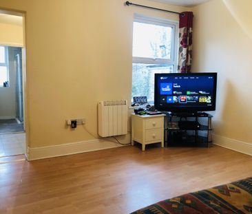 Victoria Road, Chelmsford - Photo 1