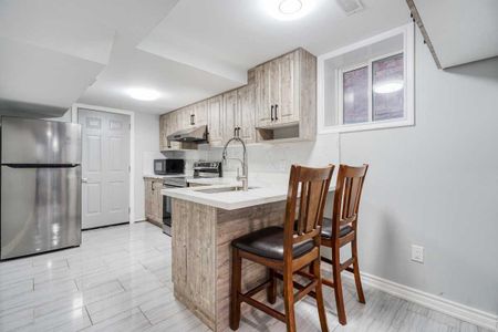 For Lease - 1053 Orenda Street, Pickering, Ontario - Photo 5