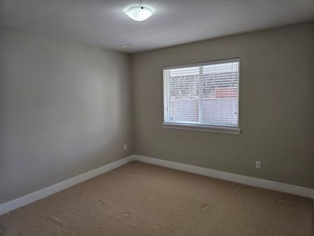 Spacious Above Ground Suite + Office - Photo 2