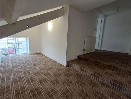 2 bedroom flat to rent - Photo 2