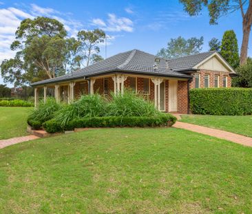 Immaculate and Spacious Three Bedroom Home - Photo 5