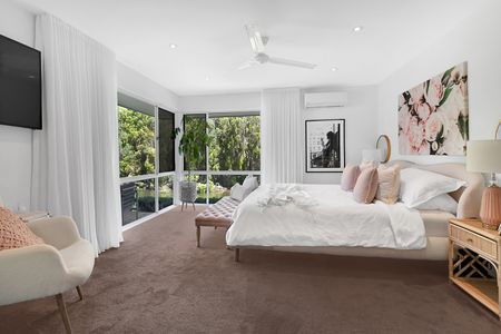 10 Cutwater Close, Clear Island Waters QLD 4226 - House For Rent | Domain - Photo 5