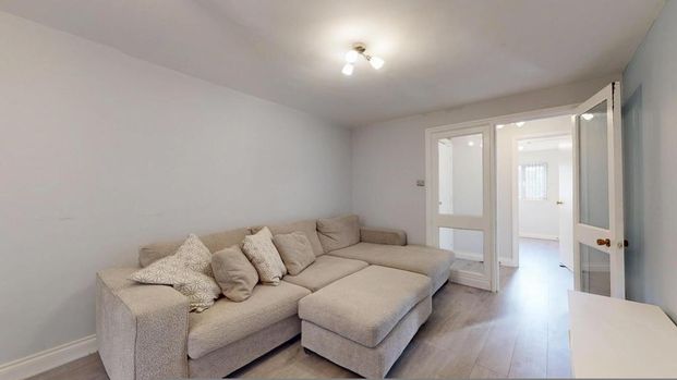 2 bedroom flat to rent - Photo 1