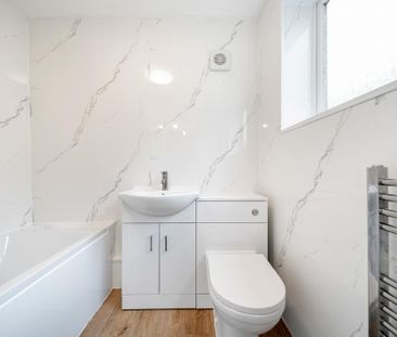 2 bedroom end of terrace house to rent - Photo 6