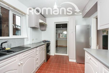 3 bedroom semi-detached house to rent - Photo 2