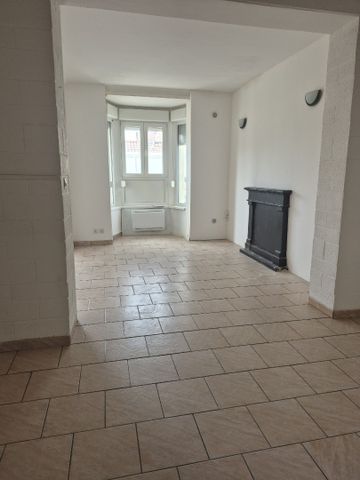 Location Appartement 1 pièce 41m² HAUTMONT 59330 - Photo 2