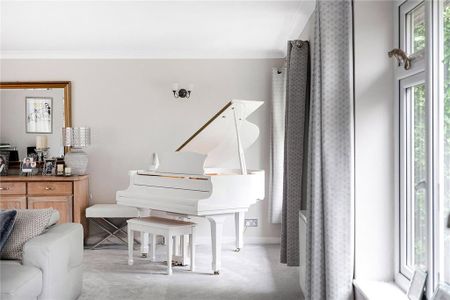 5 bedroom detached house to rent - Photo 2