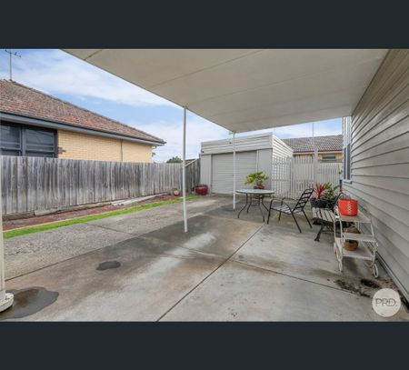 22 Alfred Street, Sebastopol, Vic 3356 - Photo 3