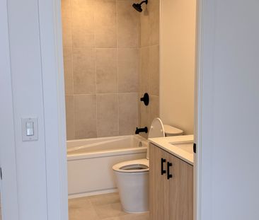 For Lease - 4878 Powers Common Unit# 532, Burlington, Ontario - Photo 5
