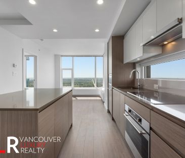Condo in Surrey, BC - Photo 4