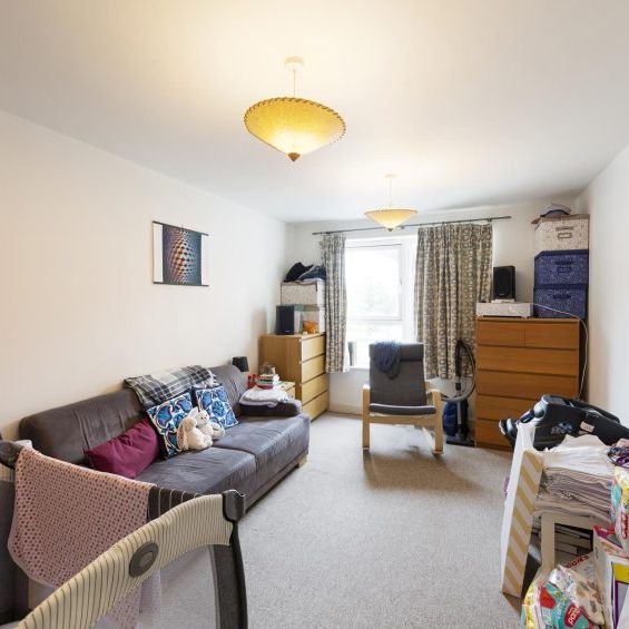 1 Bed Flat - Photo 1