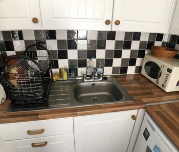 1 Bed Flat, Russian Drive, L13 - Photo 2