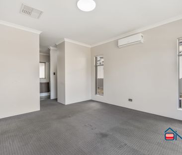 BYFORD - 4x2 - CONVENIENCE MEETS STYLE IN THIS GORGEOUS FAMILY SIZE... - Photo 3