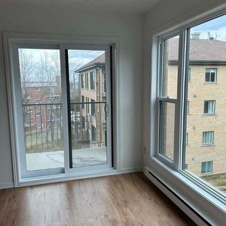 JUILLET 41/2 , Secteur Université, Mont Bellevue - Photo 4