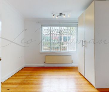 Greenhalgh Walk, Hampstead Garden Suburb, N2 - Photo 2