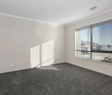 Modern Living - Photo 3