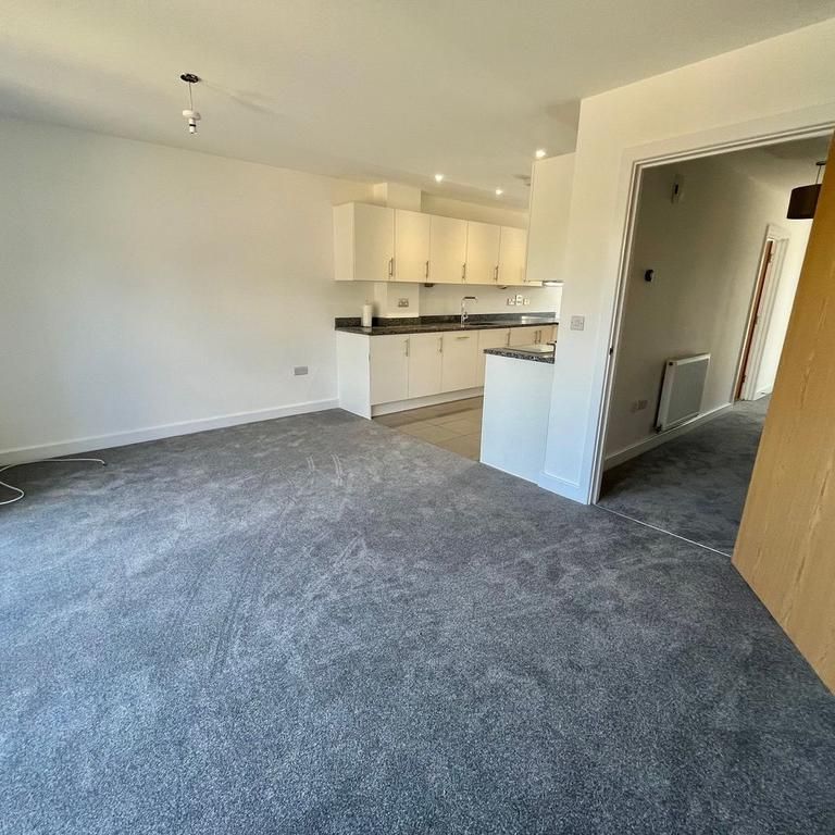 4 bedroom terraced house to rent - Photo 1