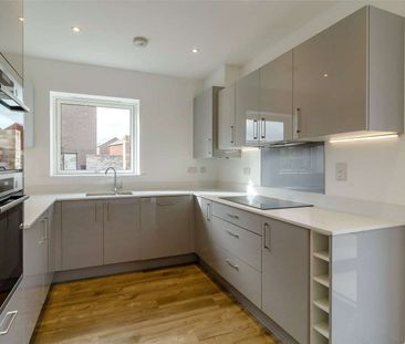 Spacious five bedroom townhouse - Photo 4