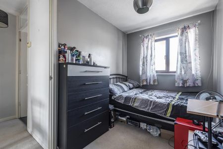 2 bedroom semi-detached house to rent - Photo 3