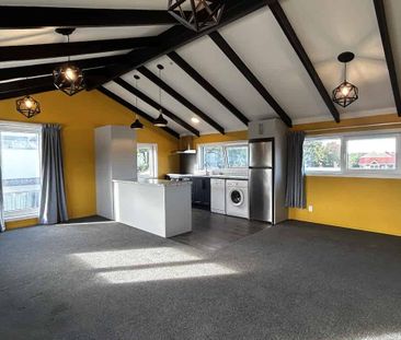 Modern two bedroom townhouse in Linwood! - Photo 1