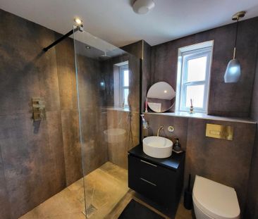 4 bedroom semi-detached house to rent - Photo 5