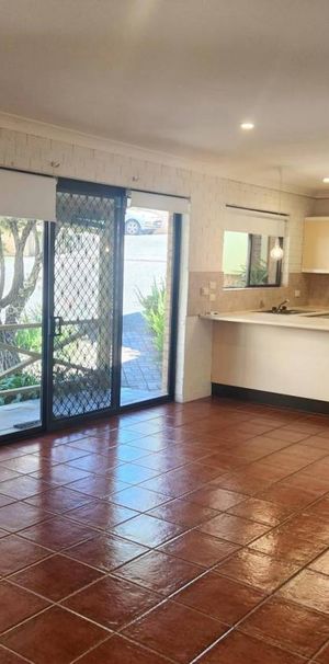 Relaxing Coastal Living - Photo 1