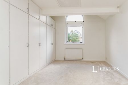 property to rent Croham Park Avenue, South Croydon, CR2 - Photo 2