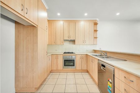 3 Bedroom Family Home in Convenient Enfield Location - Photo 2