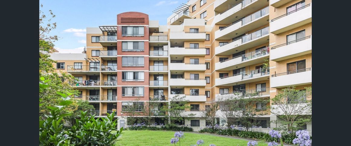 Ultra Modern Apartment - Photo 1