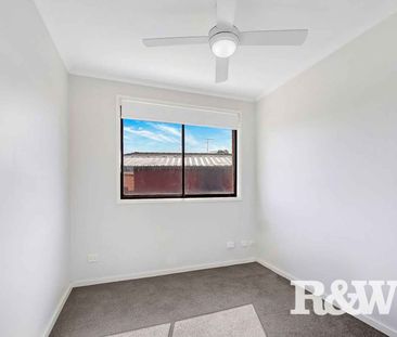REDUCED RENT - IMMACULATE PRESENTATION - Photo 1