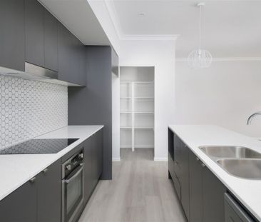 Beautiful Home for Rent in Greenbank! - Photo 1