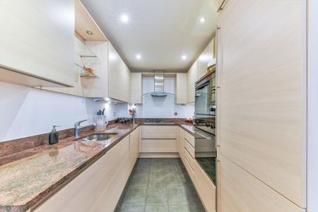 Beautiful one bedroom apartment available to rent on the river in Wapping. - Photo 4