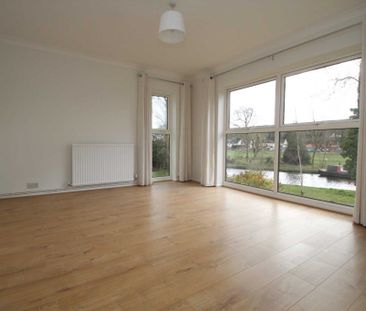 2 bed Flat for rent - Photo 2