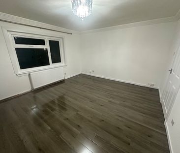 2 Bed Flat, Cairns Road, G72 - Photo 3