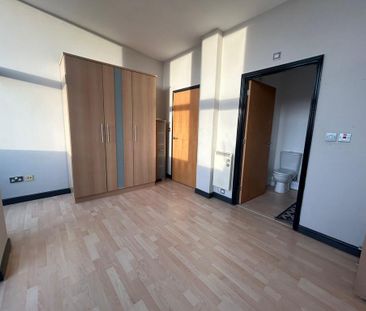 1 bedroom penthouse to rent - Photo 4