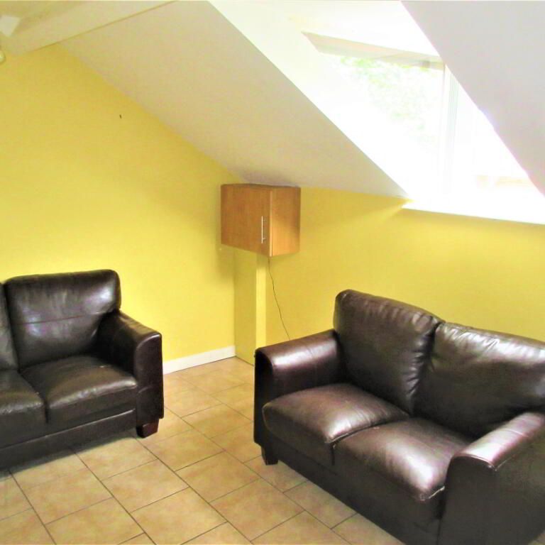 Great Apartment, 76C Rugby Avenue, Queens Quarter, Belfast, BT7 1RG - Photo 1