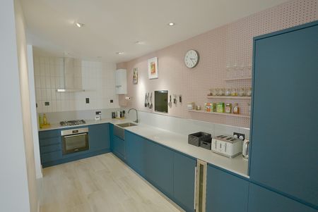 3 Bed Semi-Detached House, Burnt Ash Hill, SE12 - Photo 4