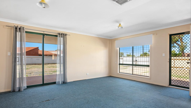 Are you looking for a spacious rental property that offers comfort and convenience? - Photo 1
