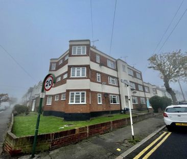 2 bed Flat Fairleigh Court, SS9 - Photo 4