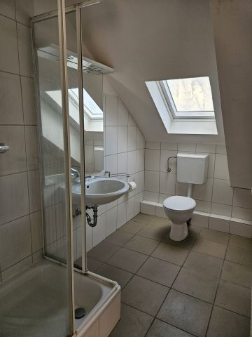 Moderne Dachgeschosswohnung in ruhiger Lage - Photo 5