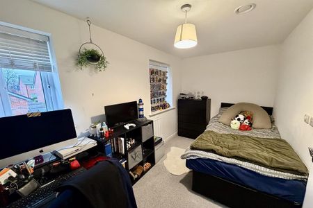 2 bedroom semi-detached house to rent - Photo 2