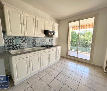 Location Appartement 4 pièces 96m² LYON 4ème - Photo 4