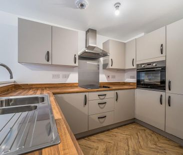 3 bedroom end of terrace house to rent - Photo 1