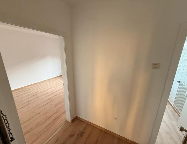 2-Zimmer-Wohnung ca. 55 m² – vollständig saniert in Top-Lage - Photo 1